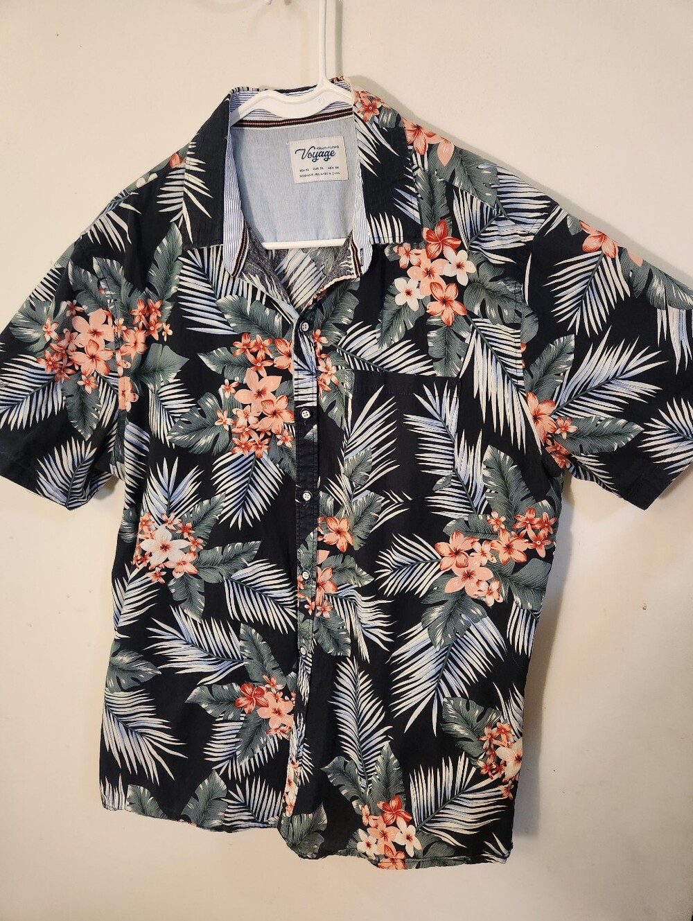 Men’s Navy Floral Short-Sleeve Button-Up Shirt